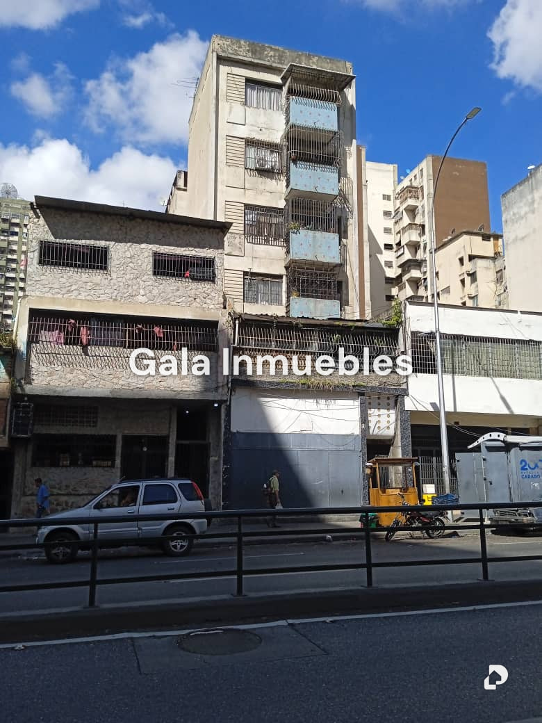 Local comercial en Av. Baralt, Caracas
