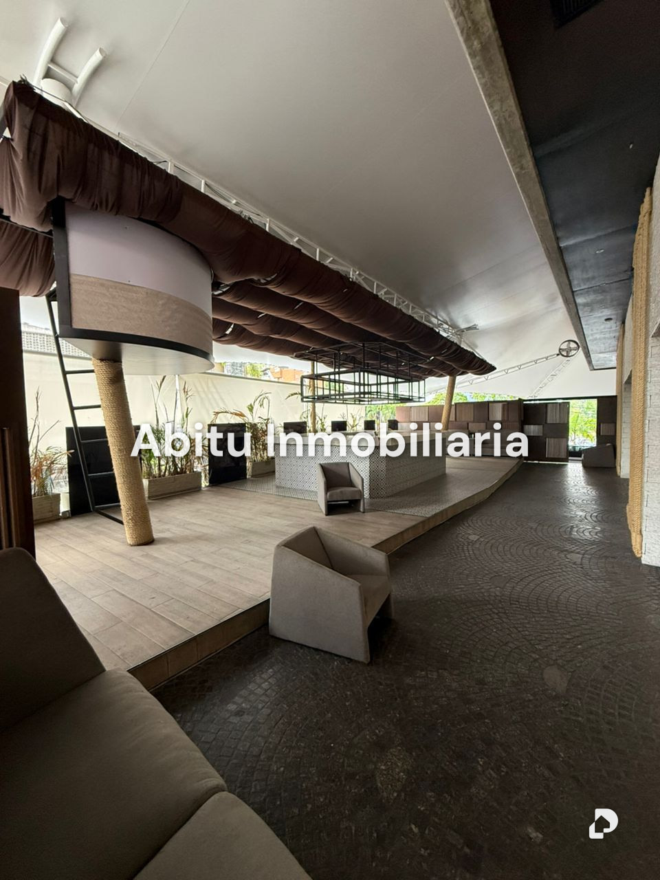 Local comercial en La Castellana, Caracas