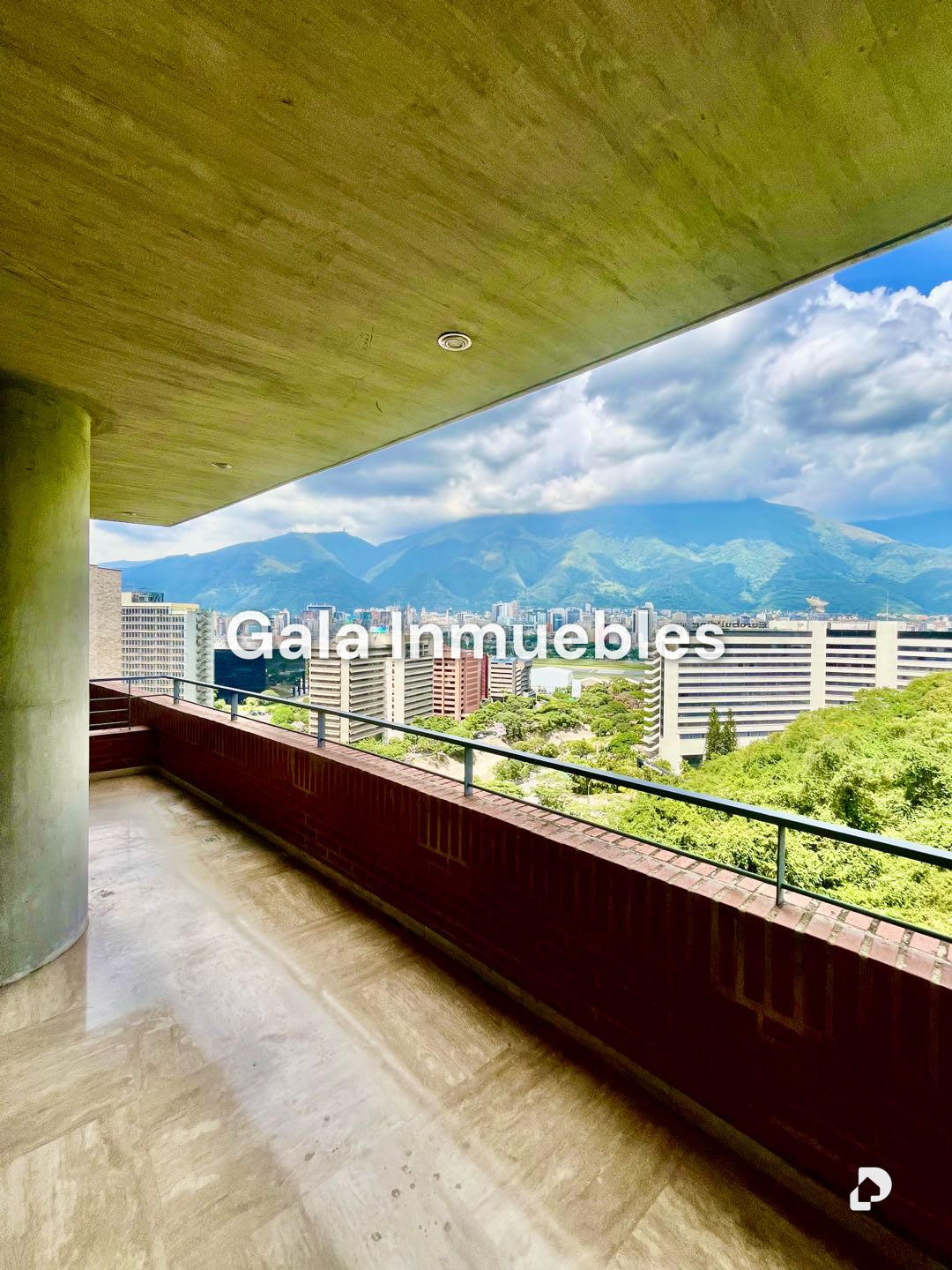 Apartamento en Lomas de Las Mercedes, Caracas