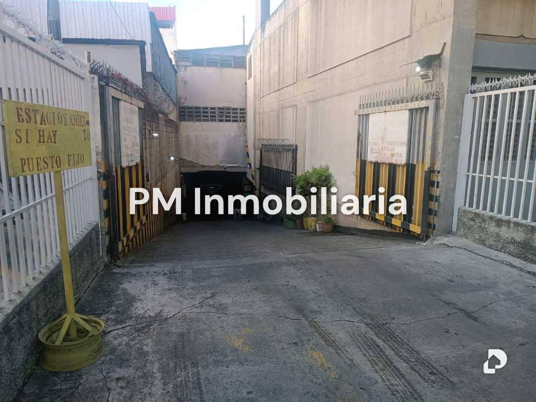 Garaje/Estacionamiento en Puente Hierro, Caracas