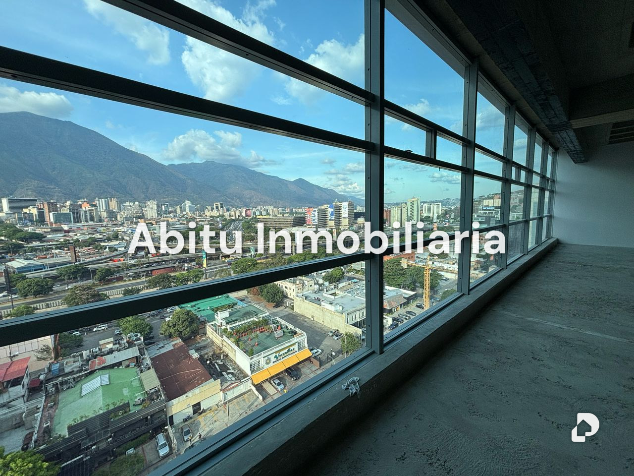Oficina en Las Mercedes, Caracas