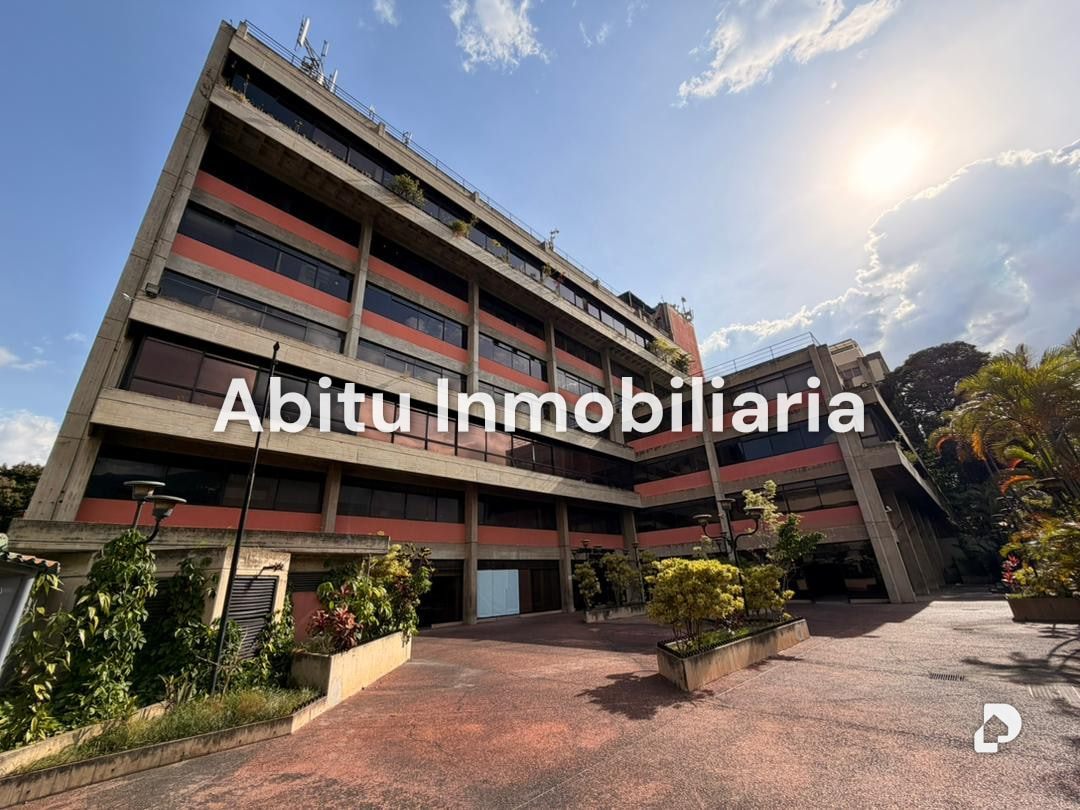 Oficina en Los Cortijos de Lourdes, Caracas