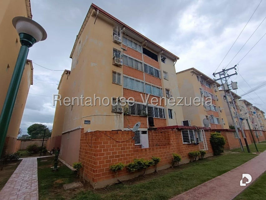 Apartamento en Santa Rita, Maracay