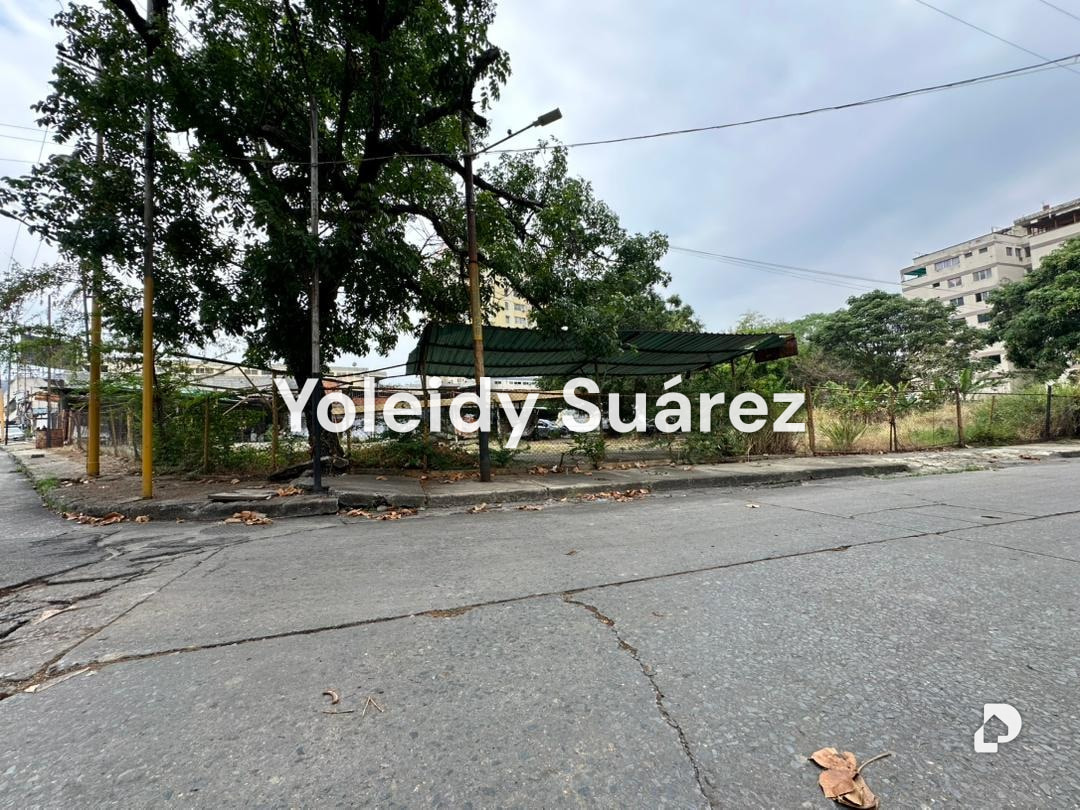 Terreno en Av Bolivar, Valencia