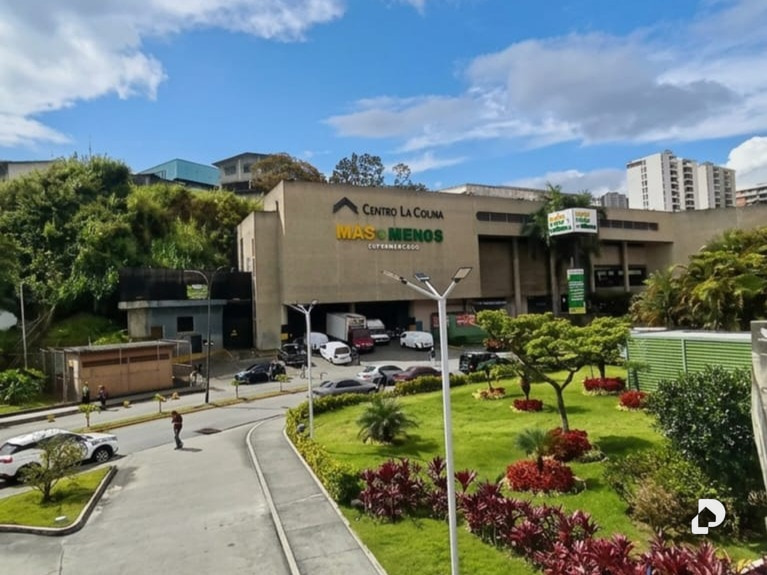 Local comercial en centro comercial La Colina. Urbanización Las Minas, San Antonio de Los Altos