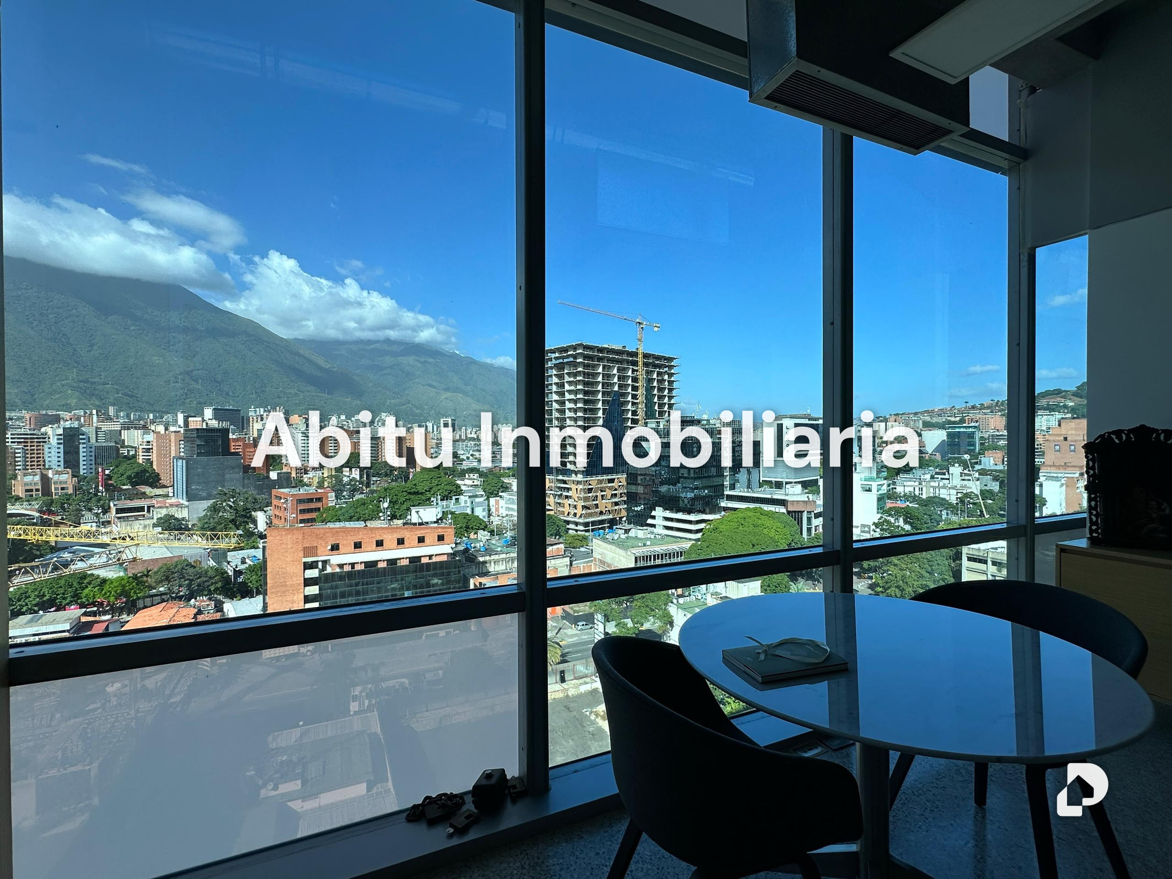 Oficina en Las Mercedes, Caracas