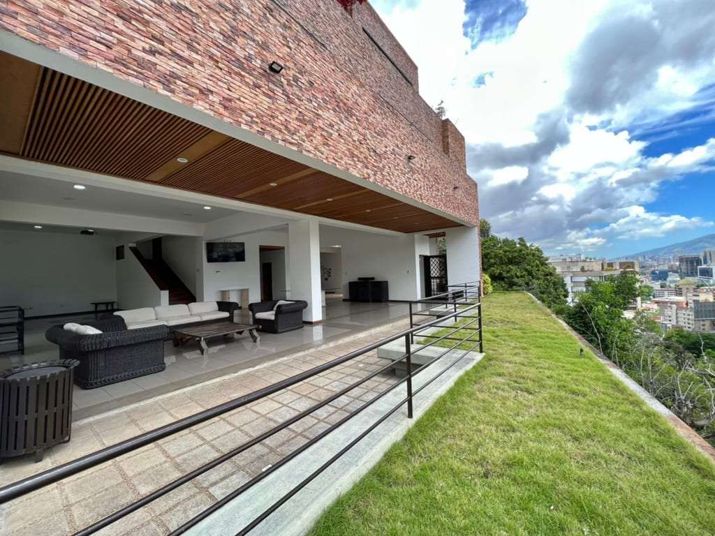 House in Lomas de Las Mercedes, Caracas - 1