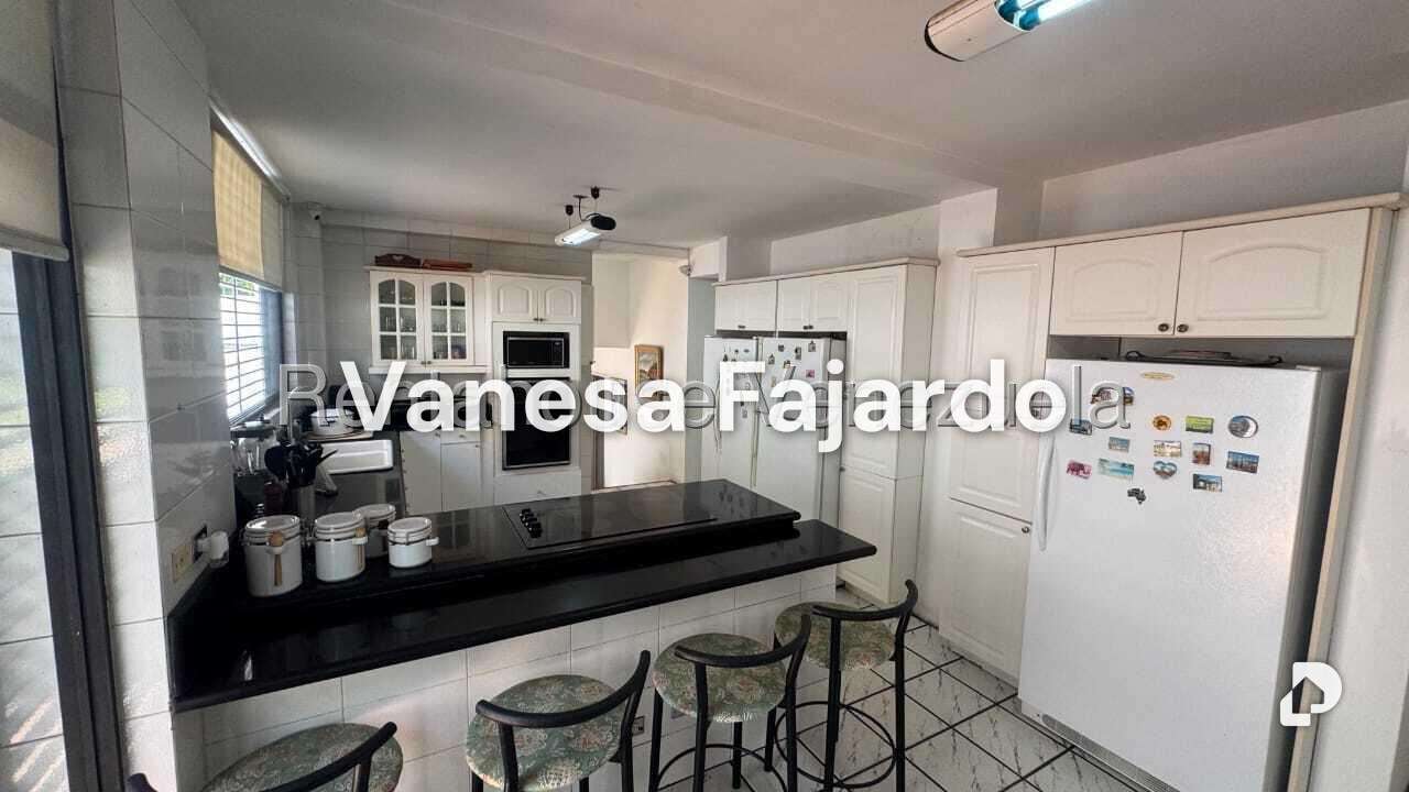 Casa en Colinas del Tamanaco, Caracas – 3