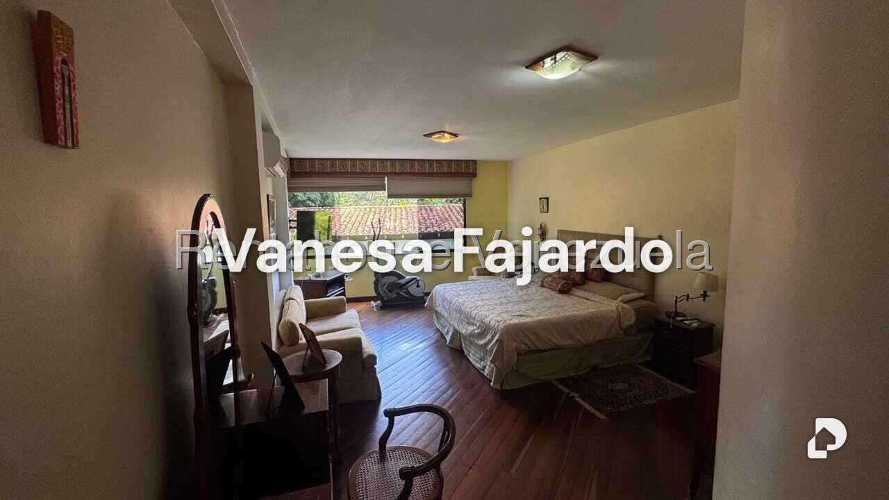 Casa en Colinas del Tamanaco, Caracas – 23