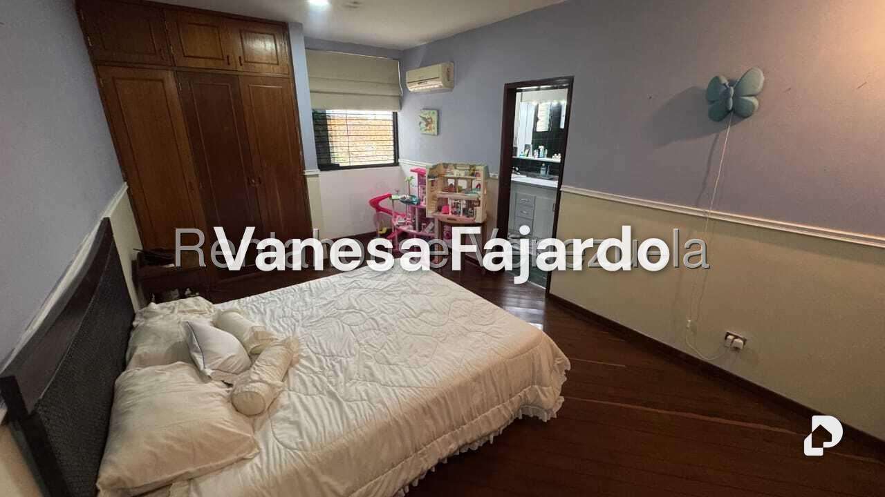 Casa en Colinas del Tamanaco, Caracas – 25