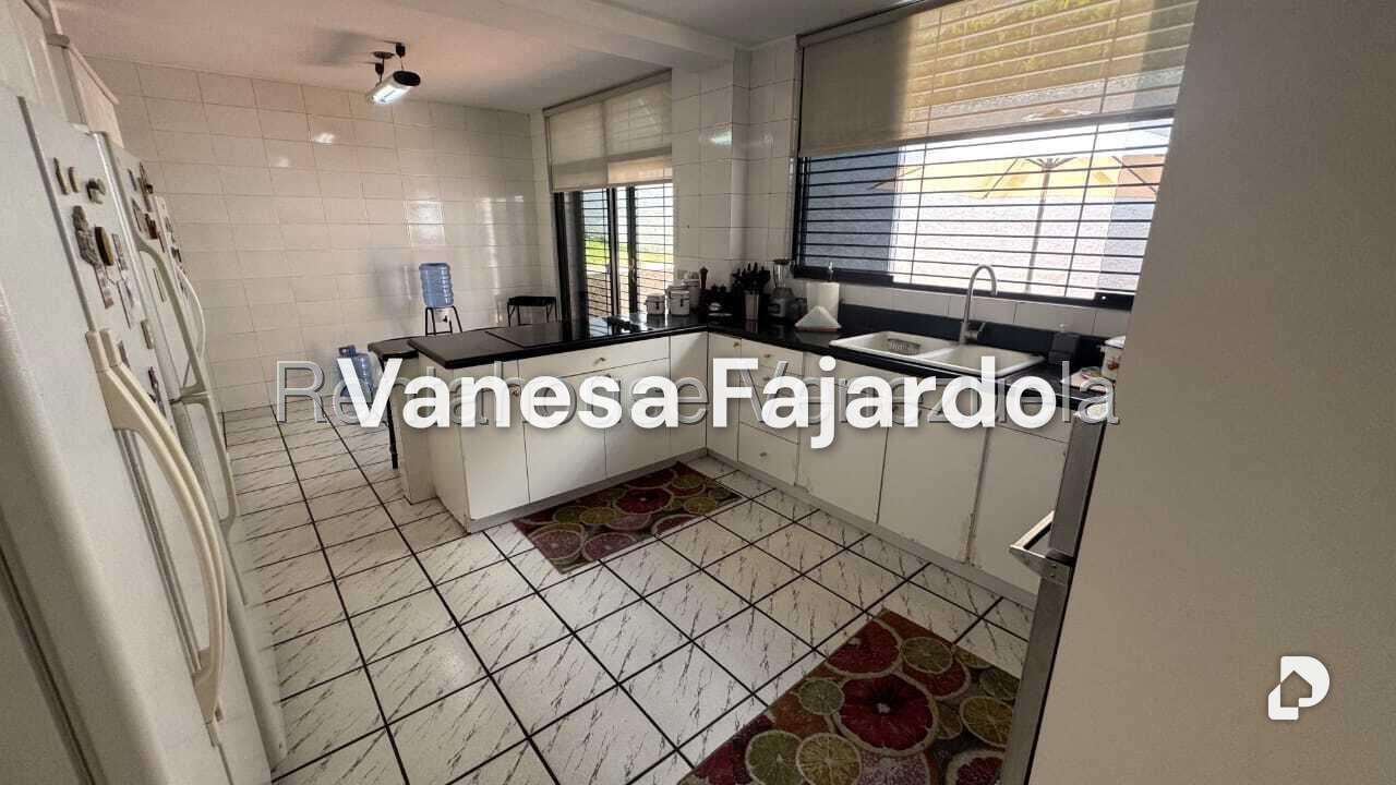 Casa en Colinas del Tamanaco, Caracas – 19