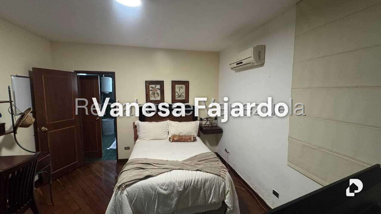 Casa en Colinas del Tamanaco, Caracas – 29
