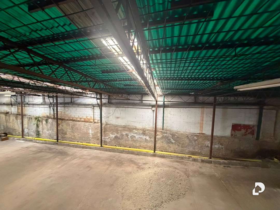 Local comercial en La Yaguara, Caracas – 12
