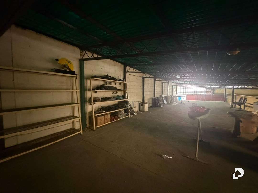 Local comercial en La Yaguara, Caracas – 23