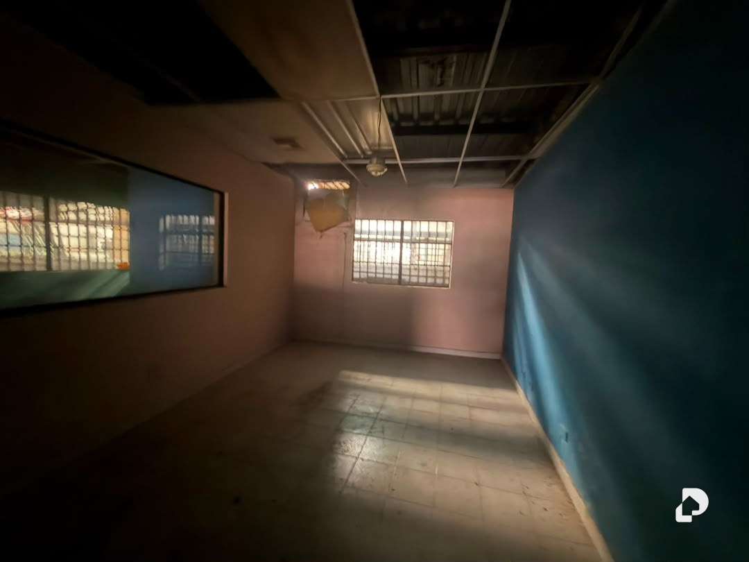 Local comercial en La Yaguara, Caracas – 22