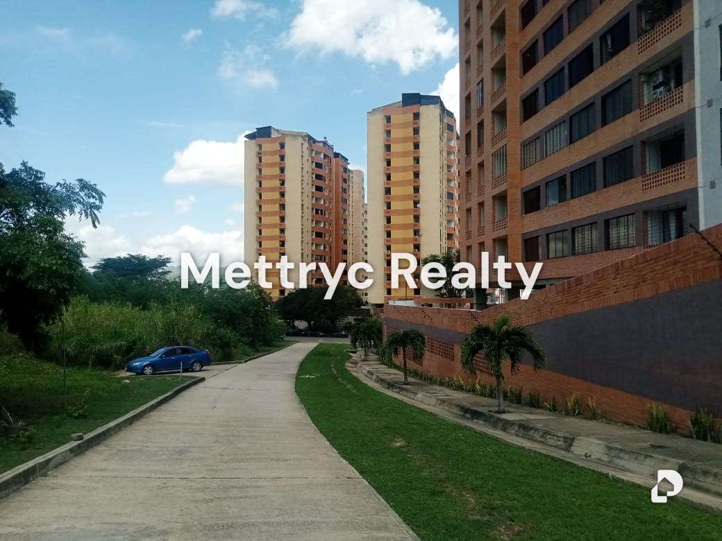 Terreno en Ciudad Jardin Mañongo, Valencia – 1