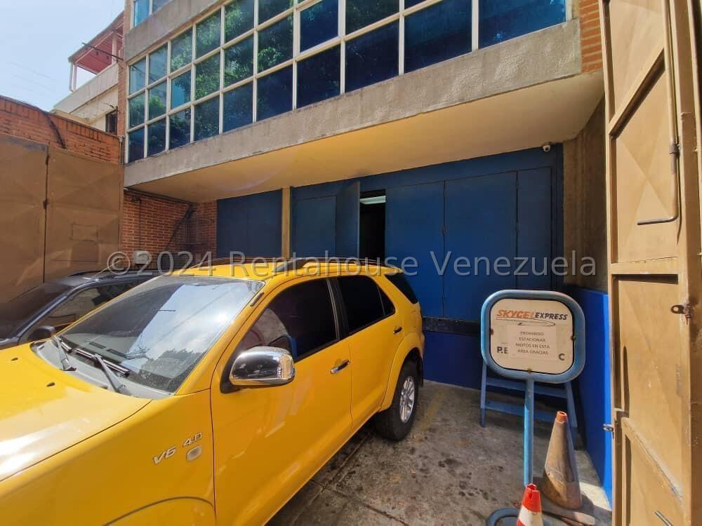 Edificio en Los Dos Caminos, Caracas