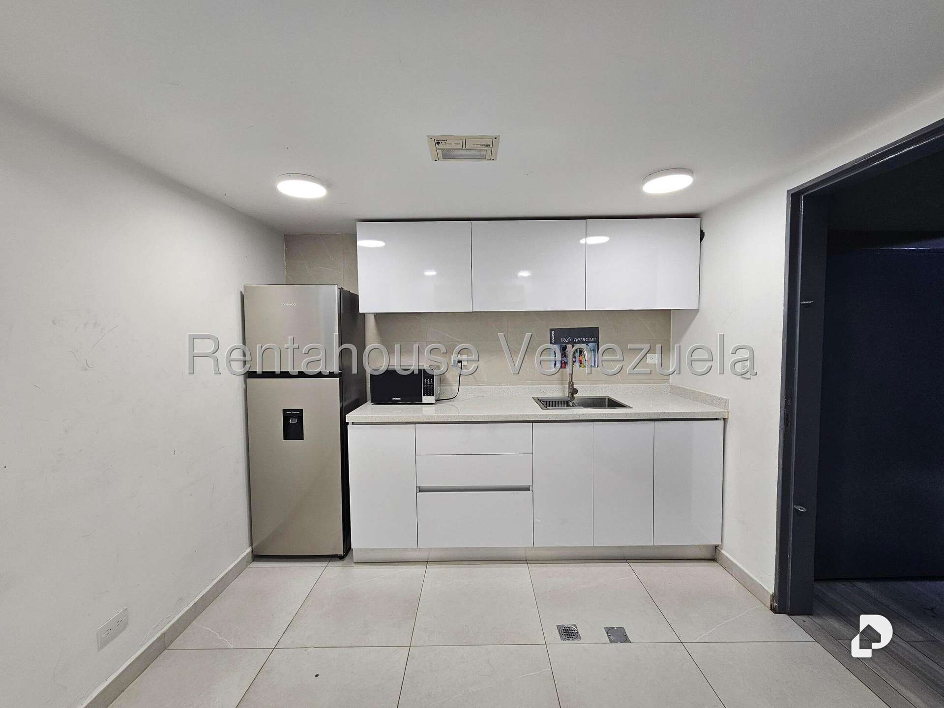 Local comercial en Santa Eduvigis, Caracas – 14
