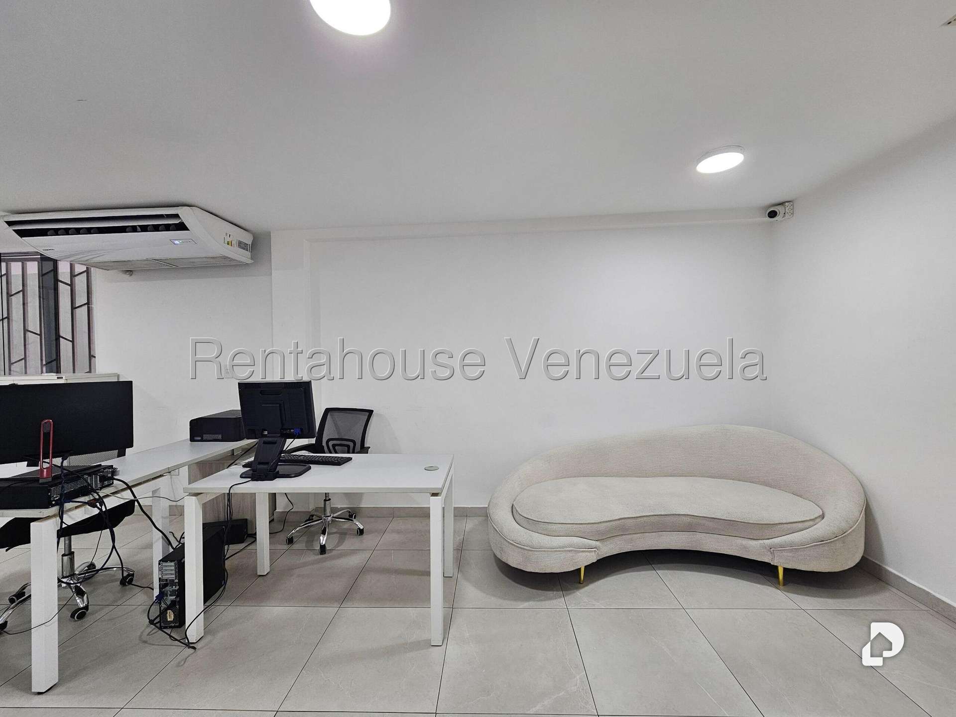 Local comercial en Santa Eduvigis, Caracas – 30