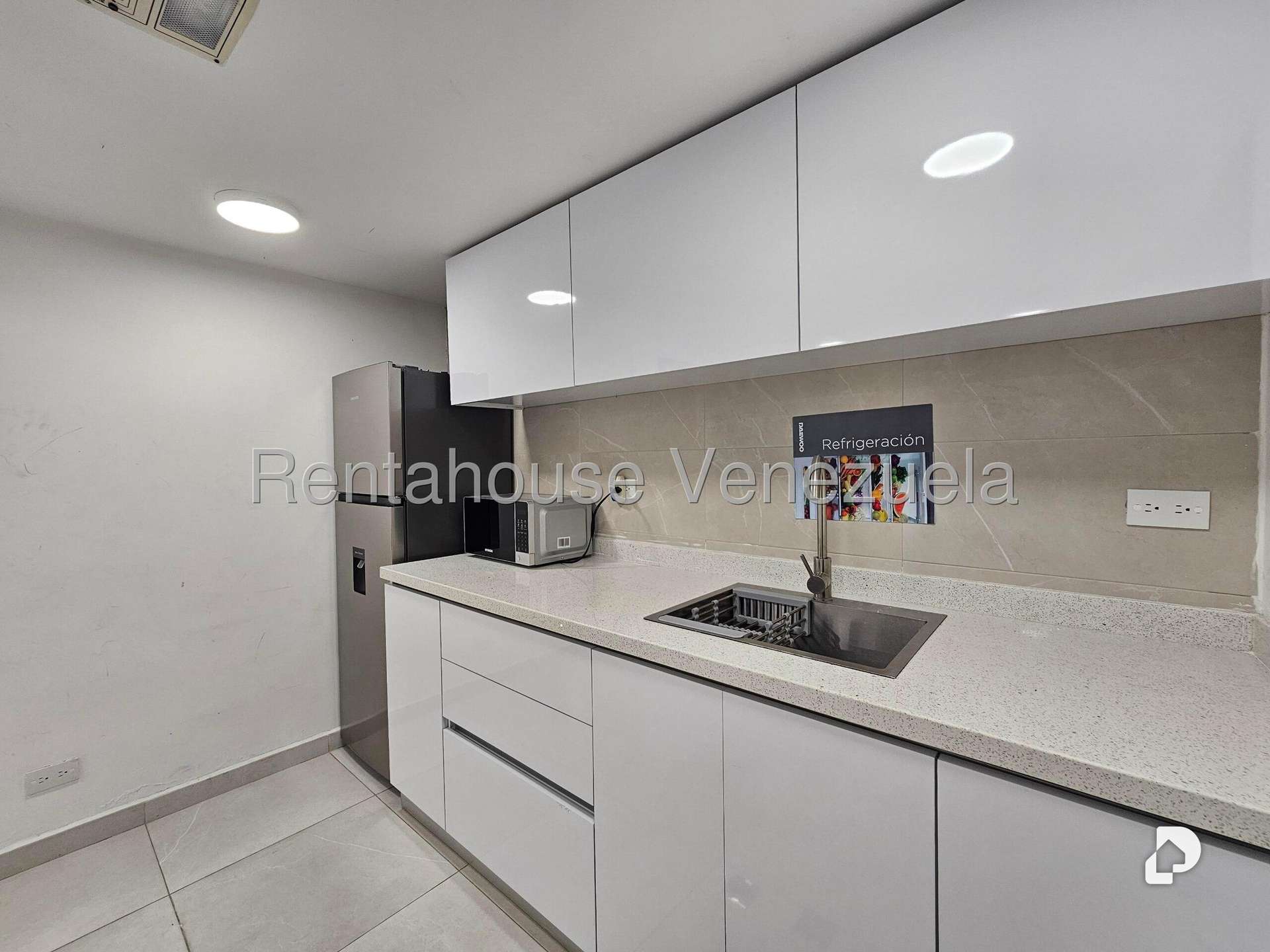 Local comercial en Santa Eduvigis, Caracas – 12