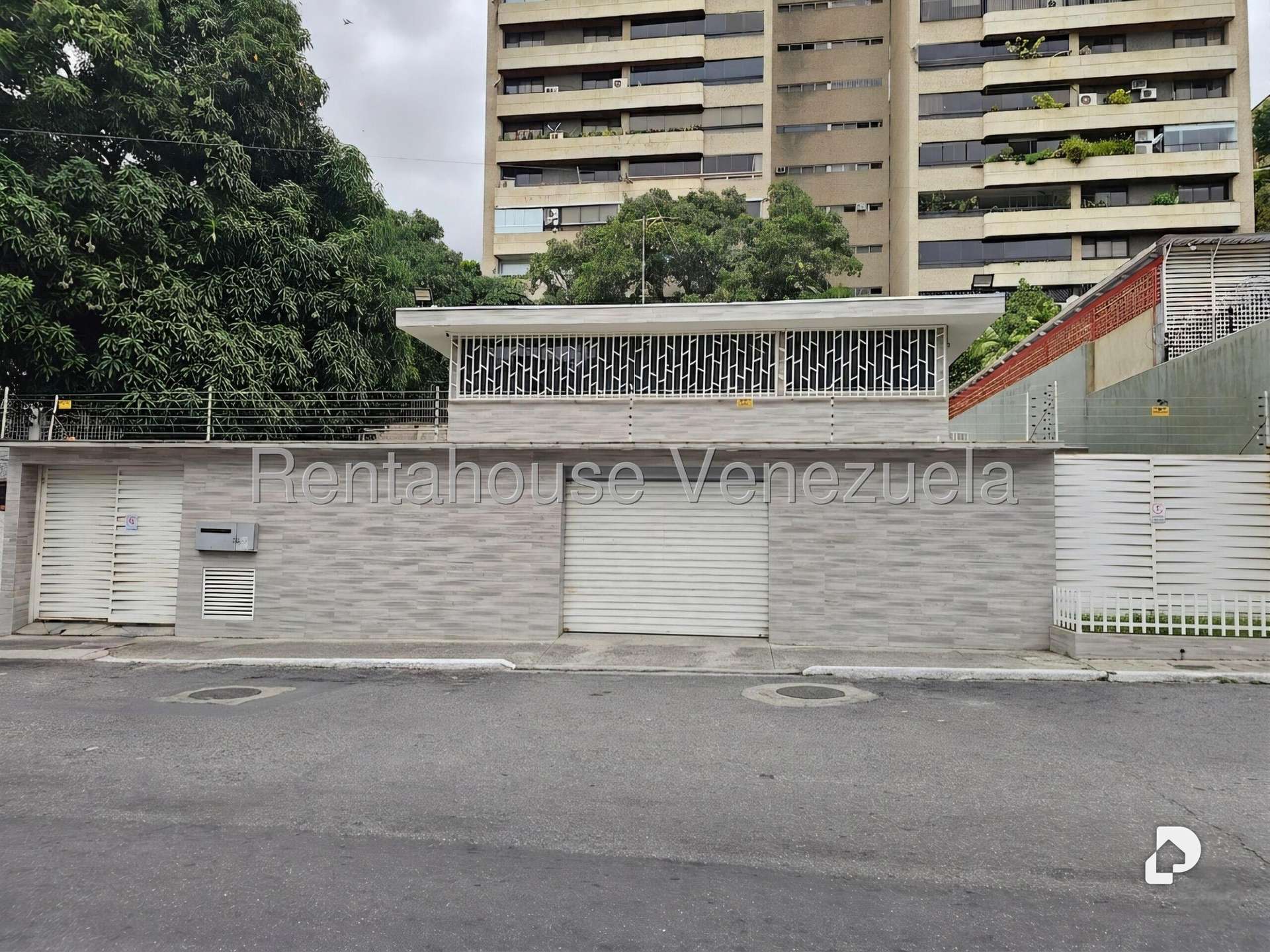 Local comercial en Santa Eduvigis, Caracas – 2