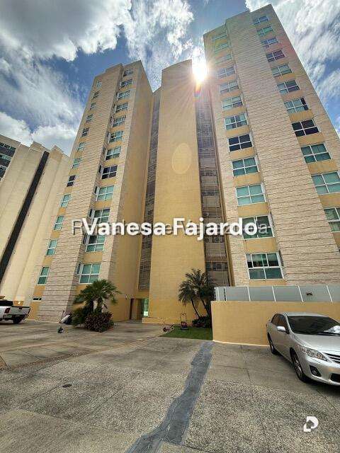 Apartamento en Las Mesetas de Santa Rosa de Lima, Caracas – 18