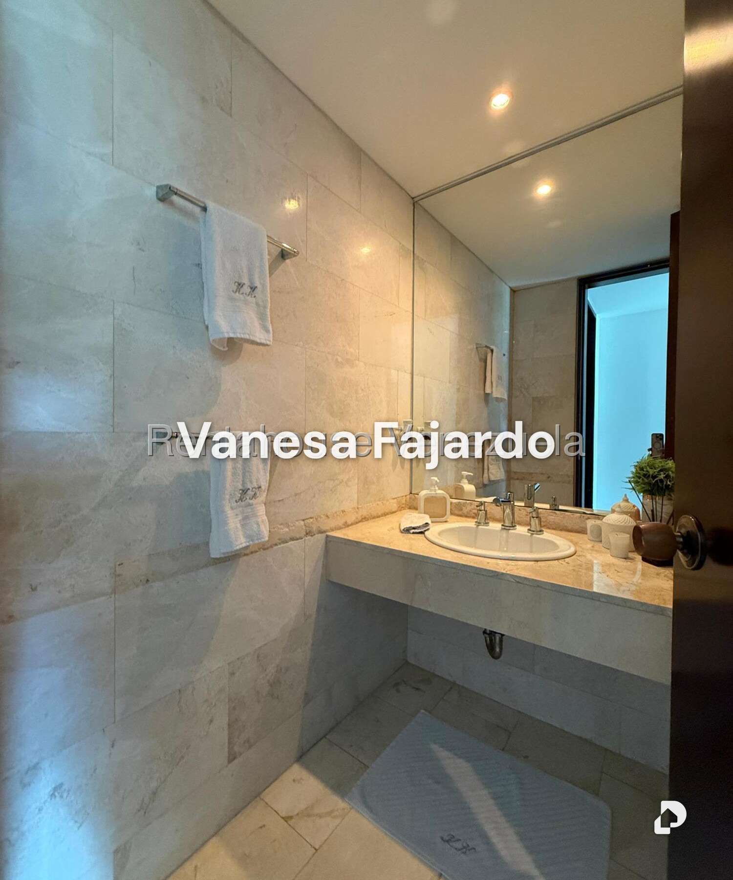 Apartamento en Las Mesetas de Santa Rosa de Lima, Caracas – 17