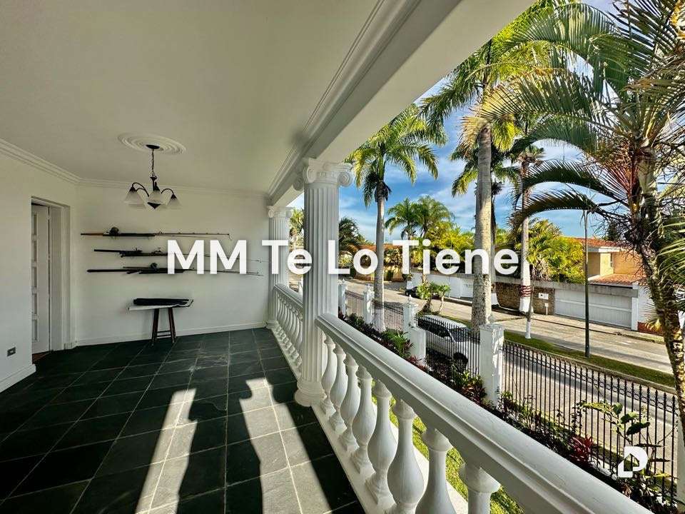 Casa en Lomas de La Lagunita, Caracas – 20