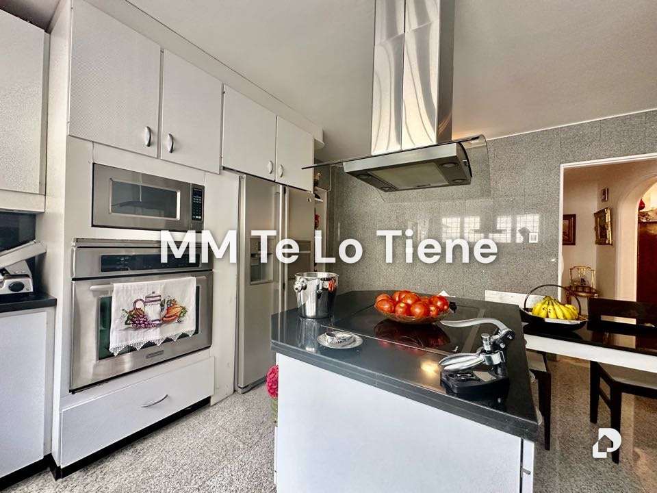 Casa en Lomas de La Lagunita, Caracas – 10