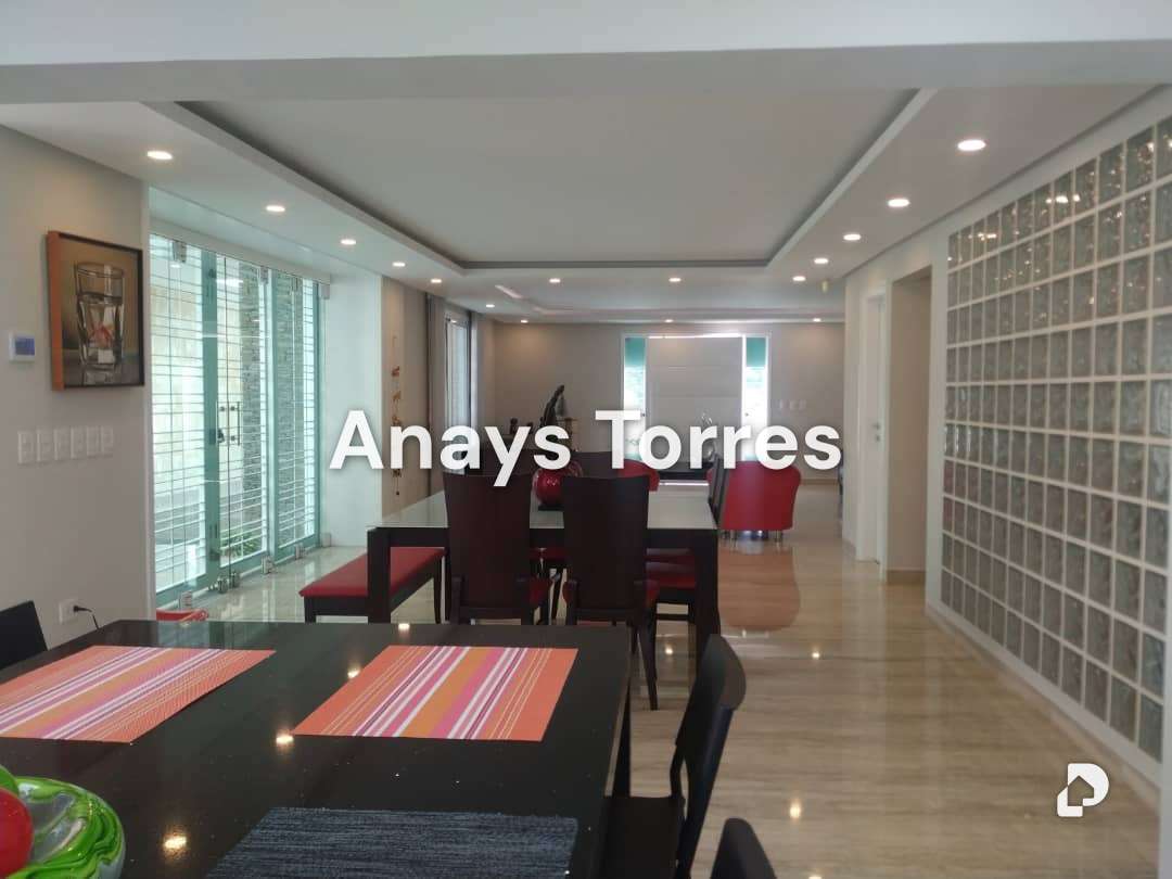 Casa en Rosaleda Norte, Altos Mirandinos – 12