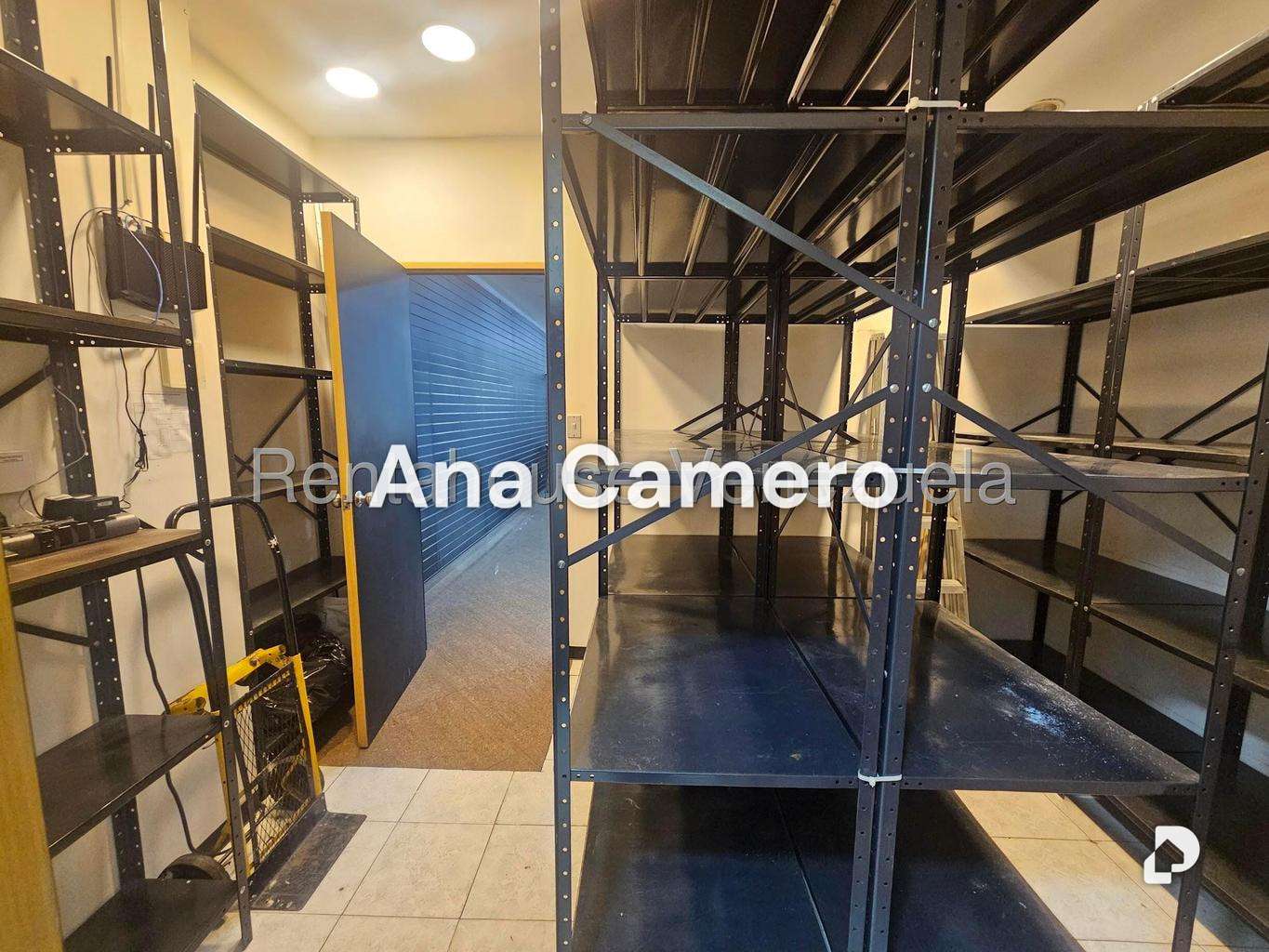 Local comercial en El Cafetal, Caracas – 12