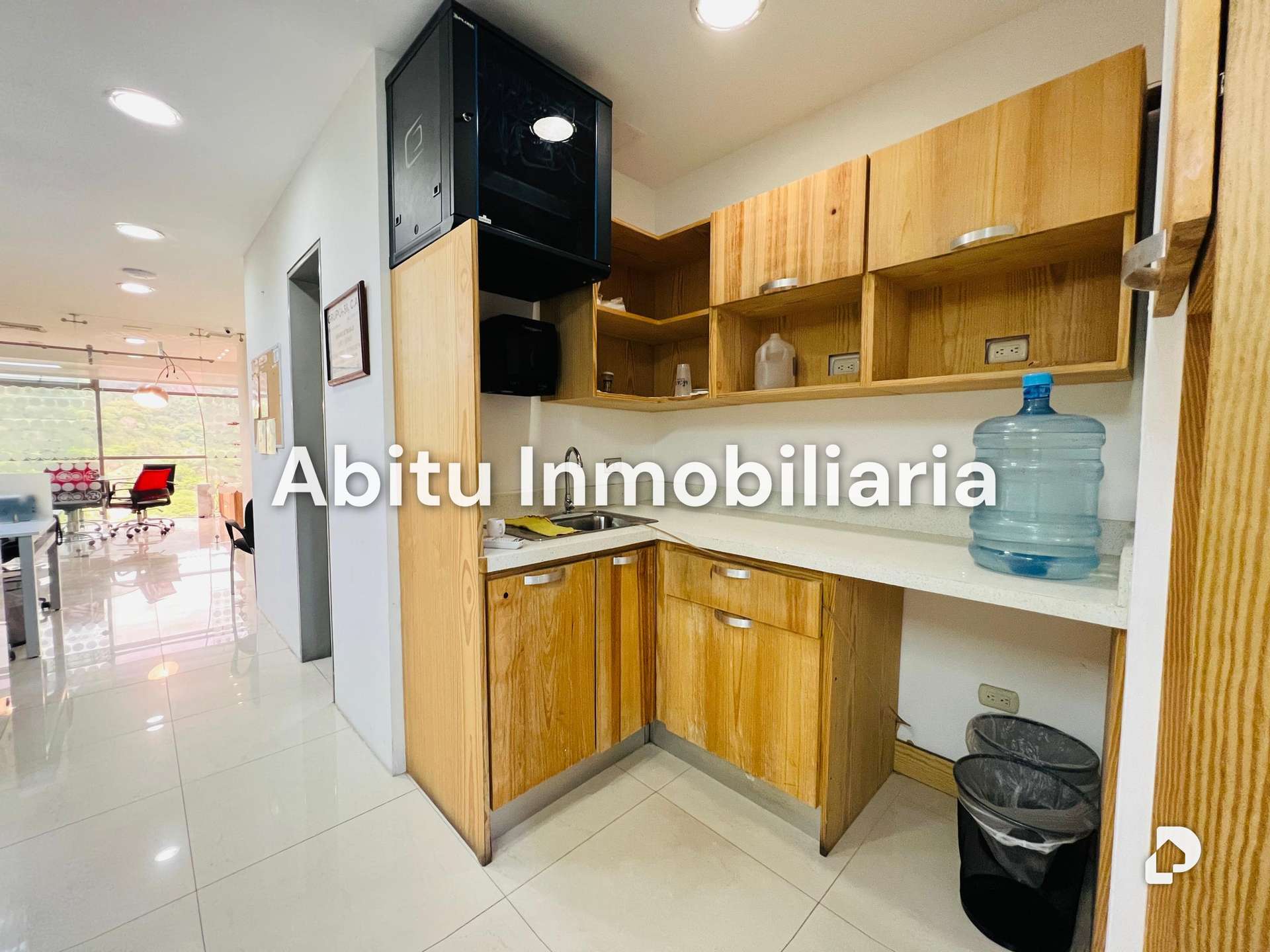 Office in Macaracuay, Caracas – 13