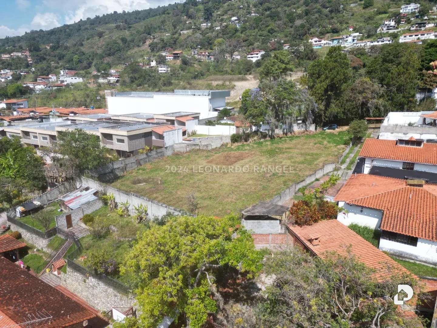 Terreno en Urb. Los Pinos, Mérida – 1