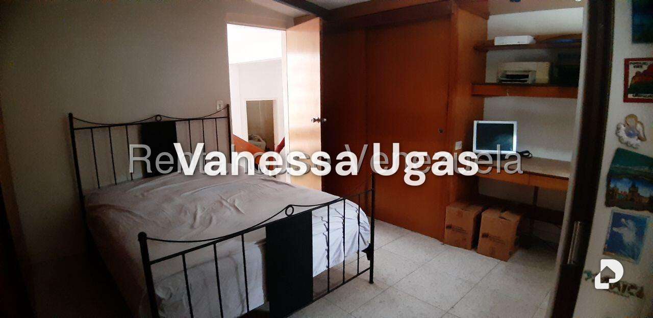 Casa en Santa Sofia, Caracas – 13