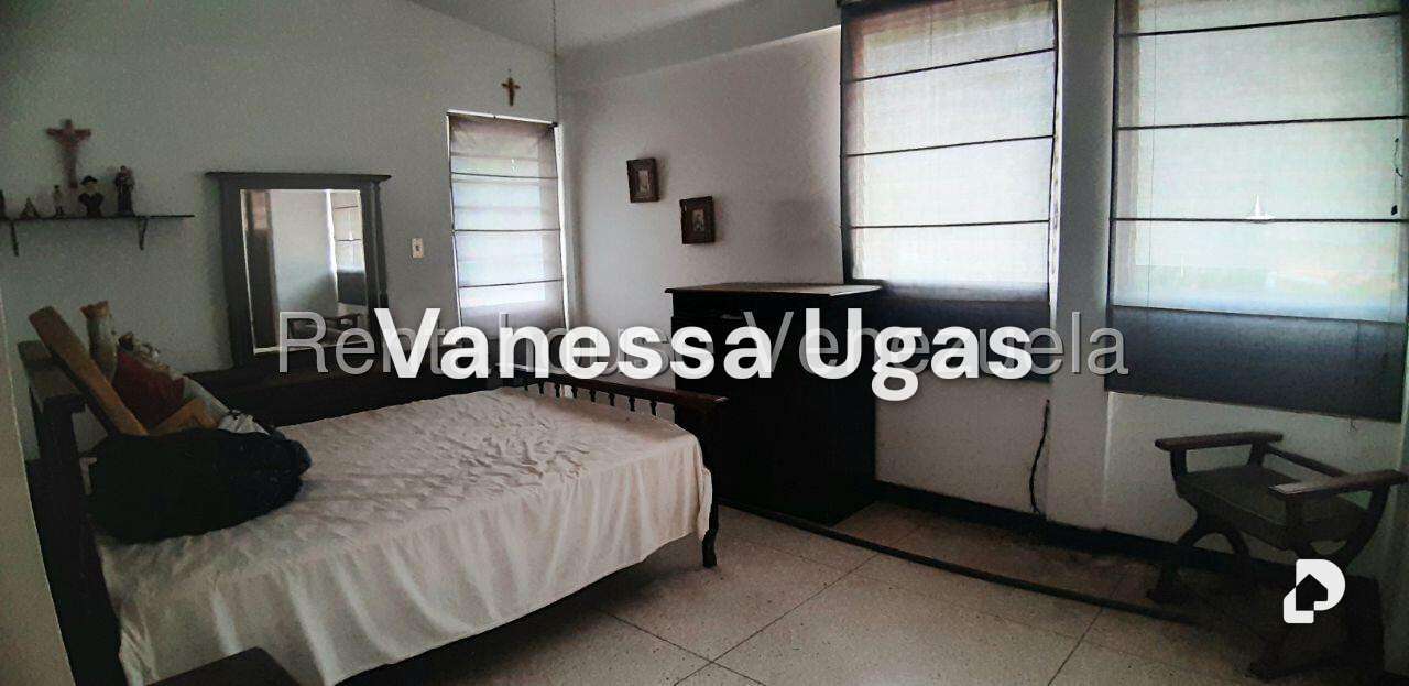 Casa en Santa Sofia, Caracas – 23