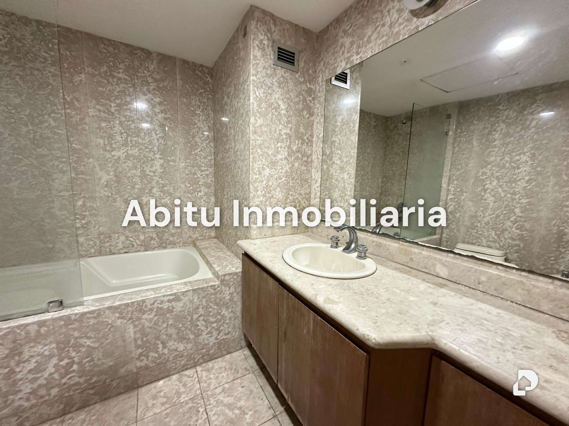Apartamento en Las Mercedes, Caracas – 10