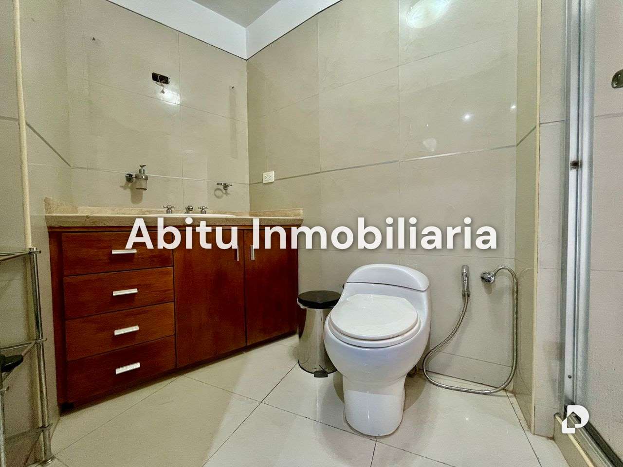 Apartamento en Lomas del Club Hípico, Caracas – 13