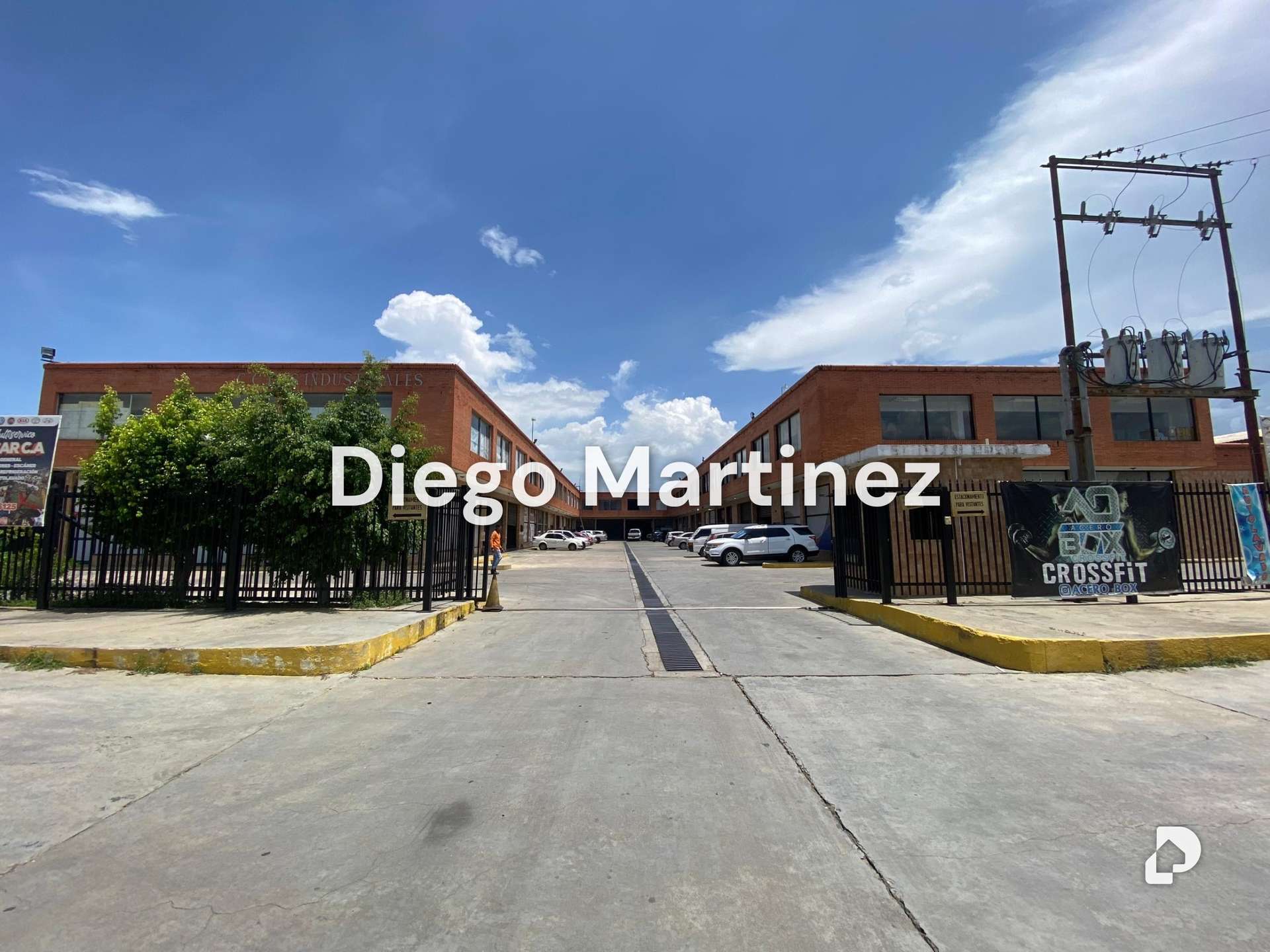 Local comercial en Los Guayos – 2