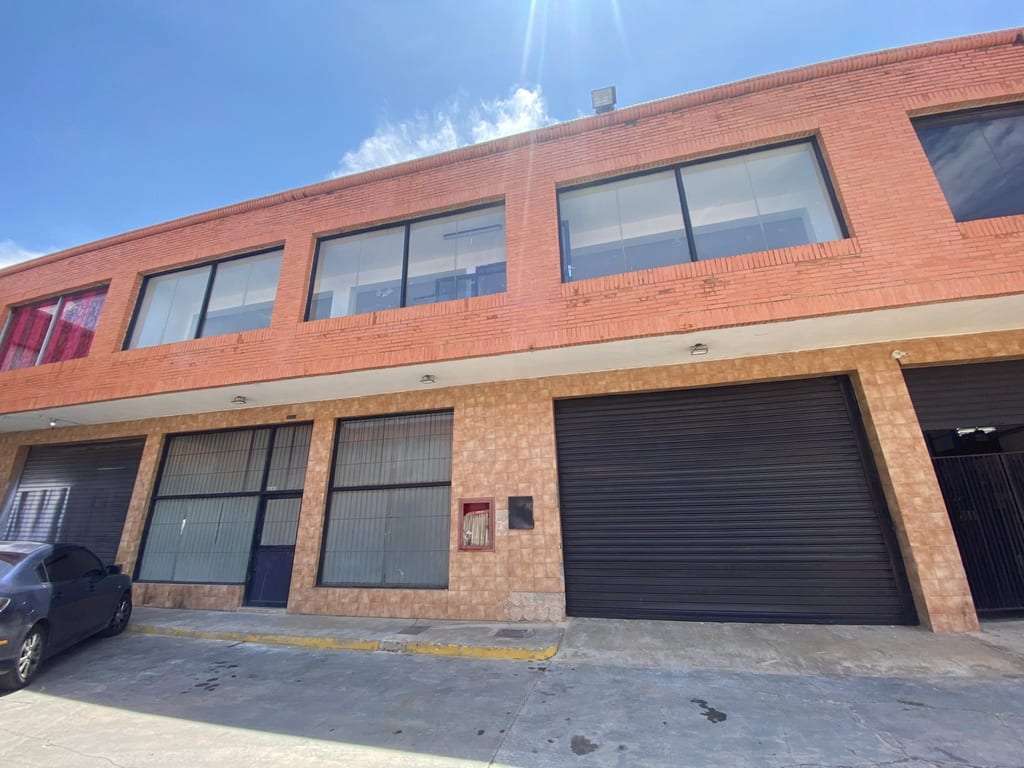 Commercial space in Los Guayos - 1