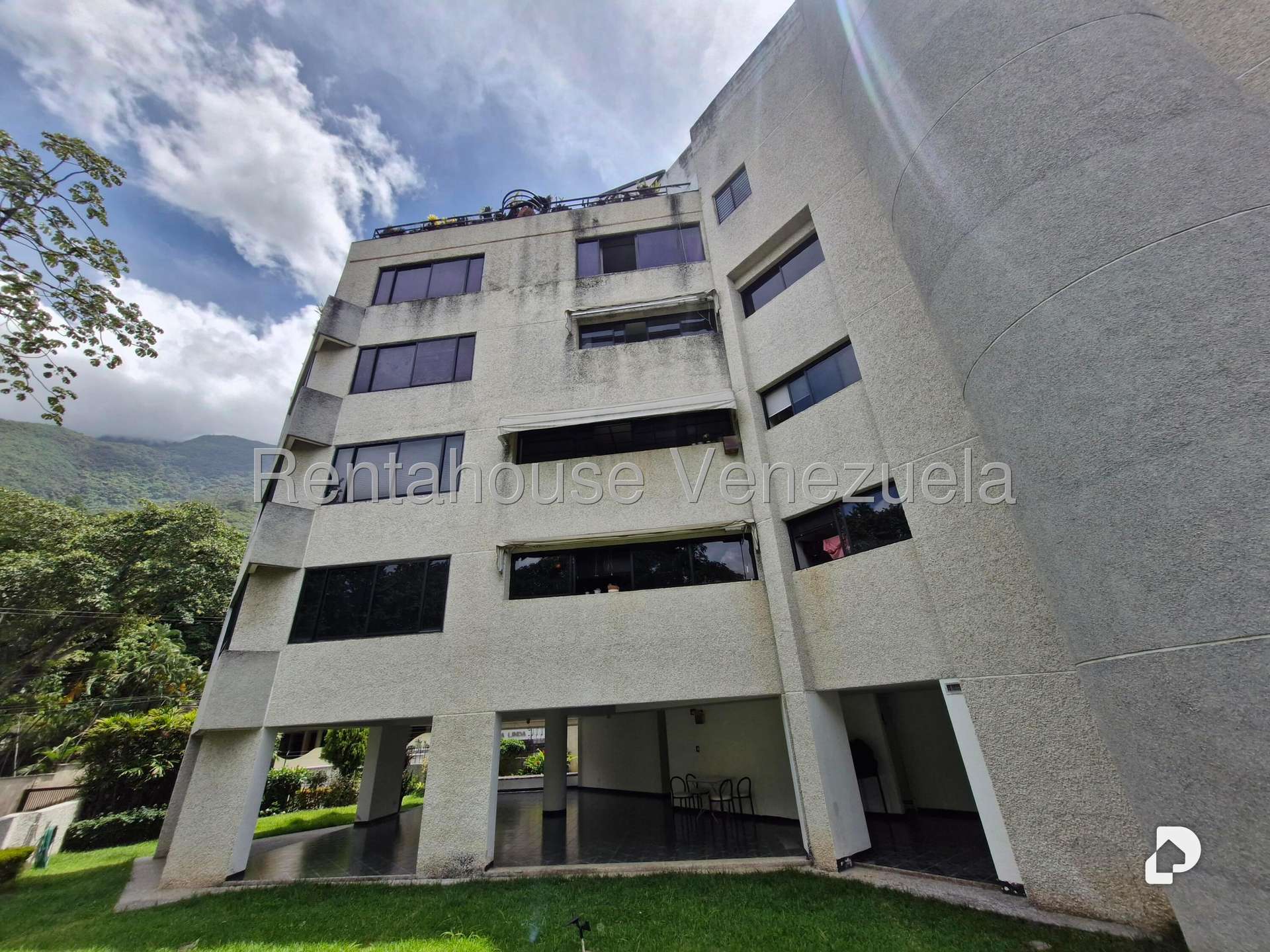Apartamento en Los Palos Grandes, Caracas – 26
