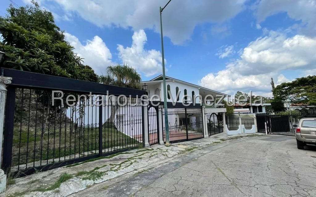 House in Prados del Este, Caracas - 1