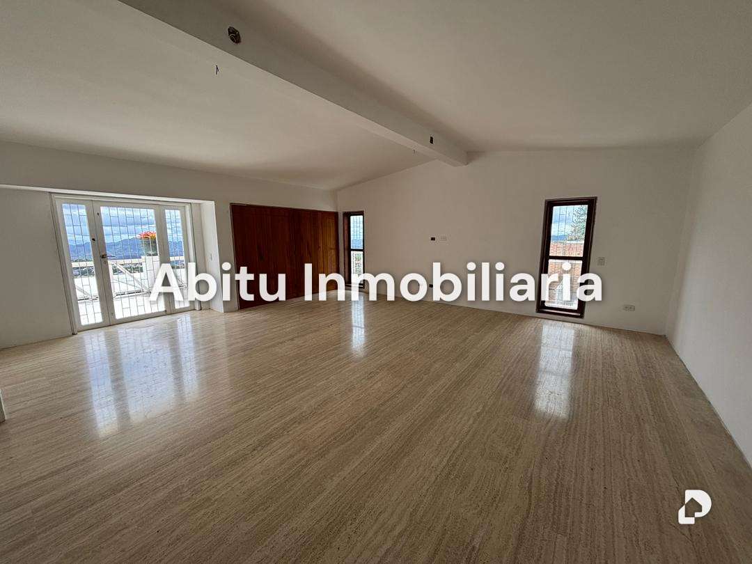 Casa en Alto Hatillo, Caracas – 16