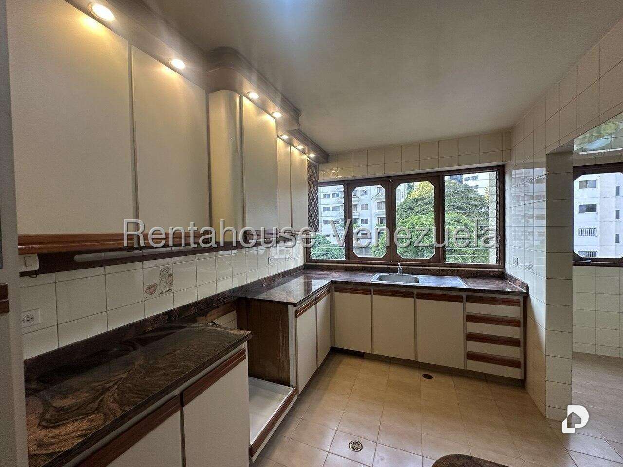 Apartment in Terrazas del Ávila, Caracas – 4