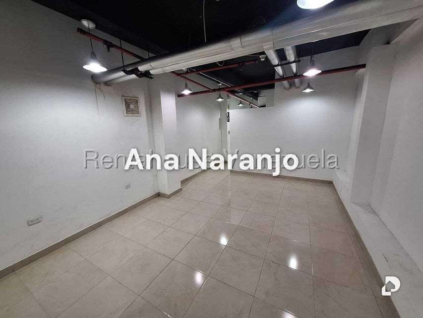 Local comercial en Chuao, Caracas – 7