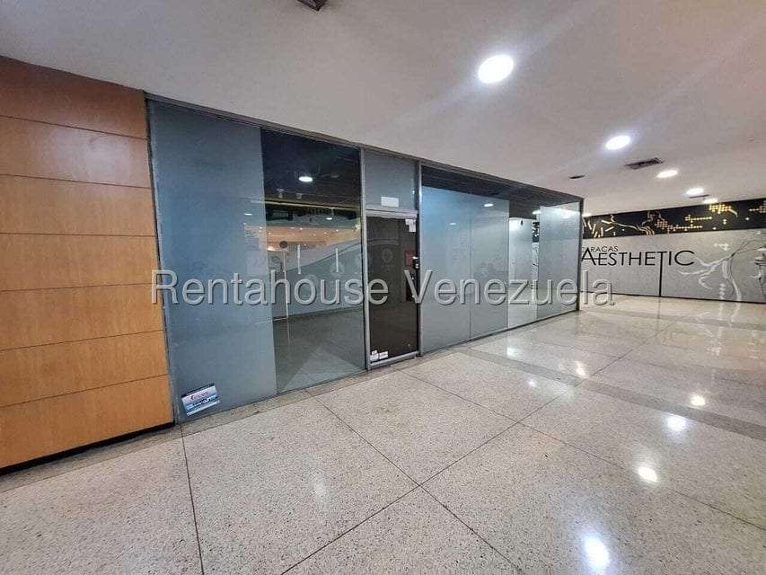 Local comercial en Chuao, Caracas - 1