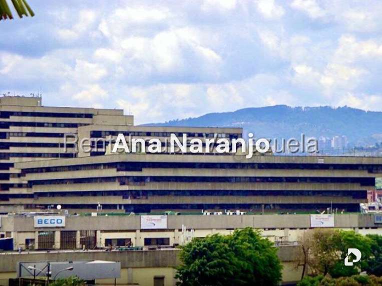 Local comercial en Chuao, Caracas – 9