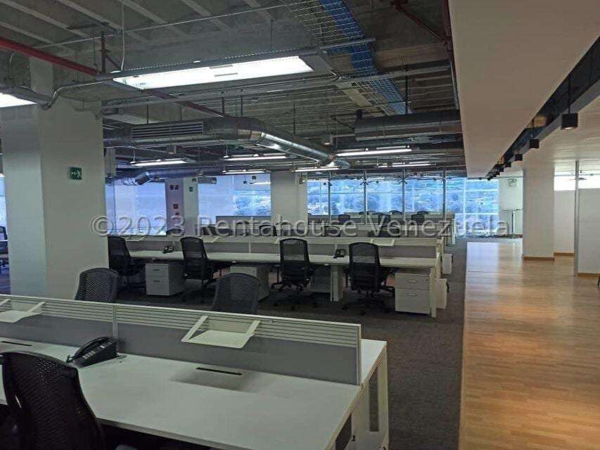 Oficina en La Urbina, Caracas