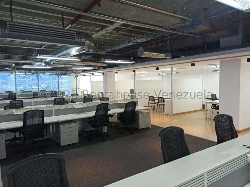 Oficina en La Urbina, Caracas