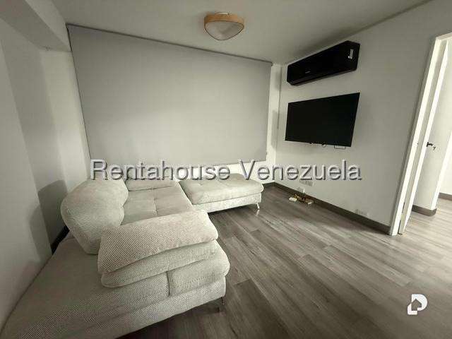 Apartment in Los Palos Grandes, Caracas – 2
