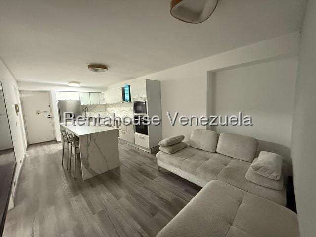 Apartment in Los Palos Grandes, Caracas - 1